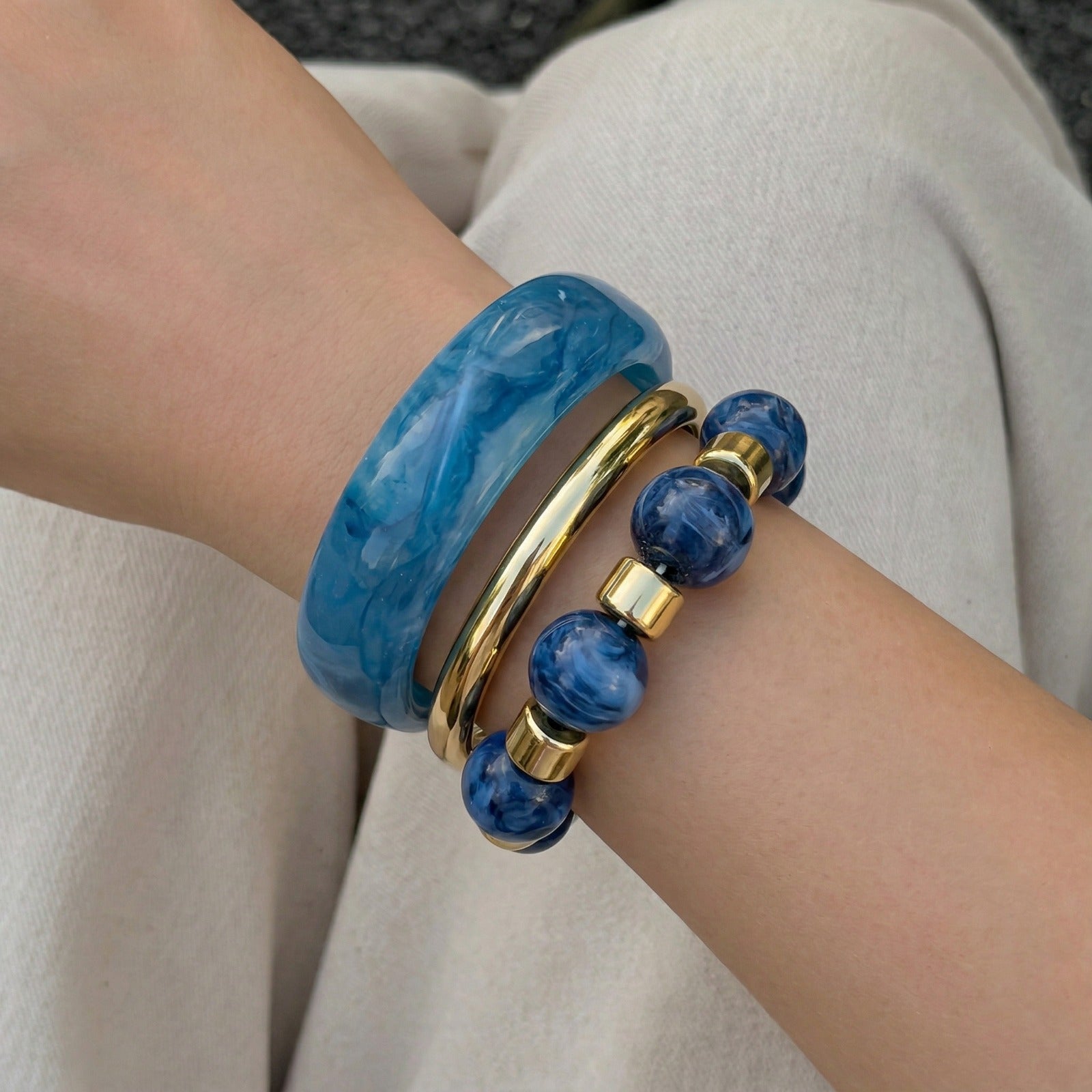 acrylic marbled swirl effect