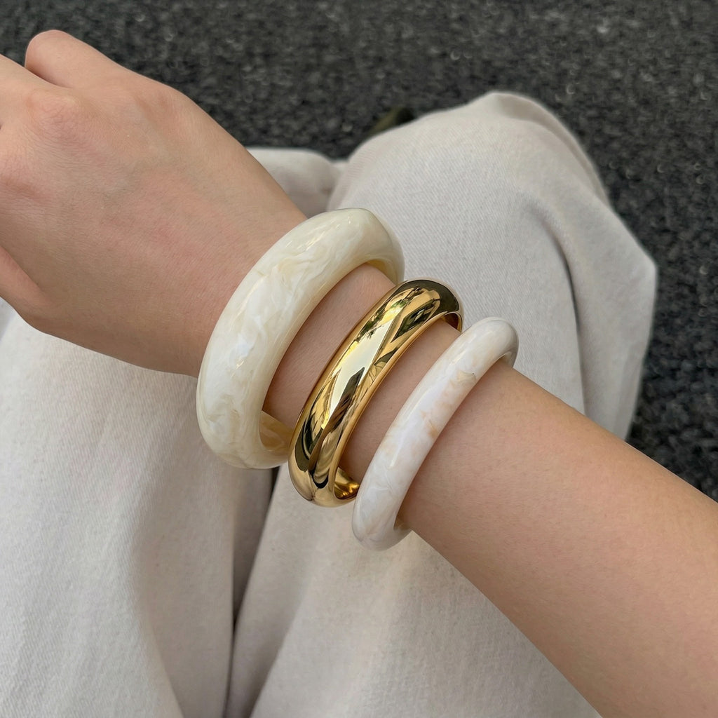 acrylic resin bangle